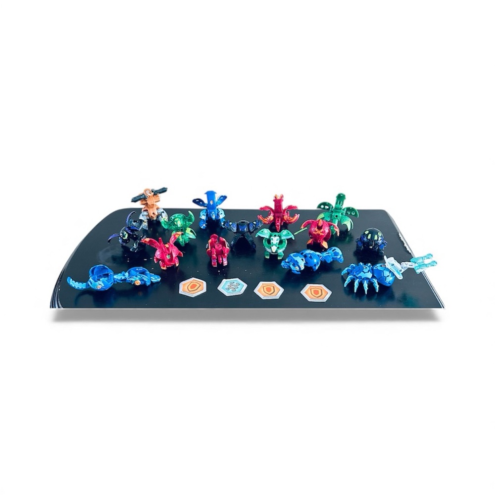 Bakugan Battle Brawlers- 15 Bakugans with Accessories and Cards